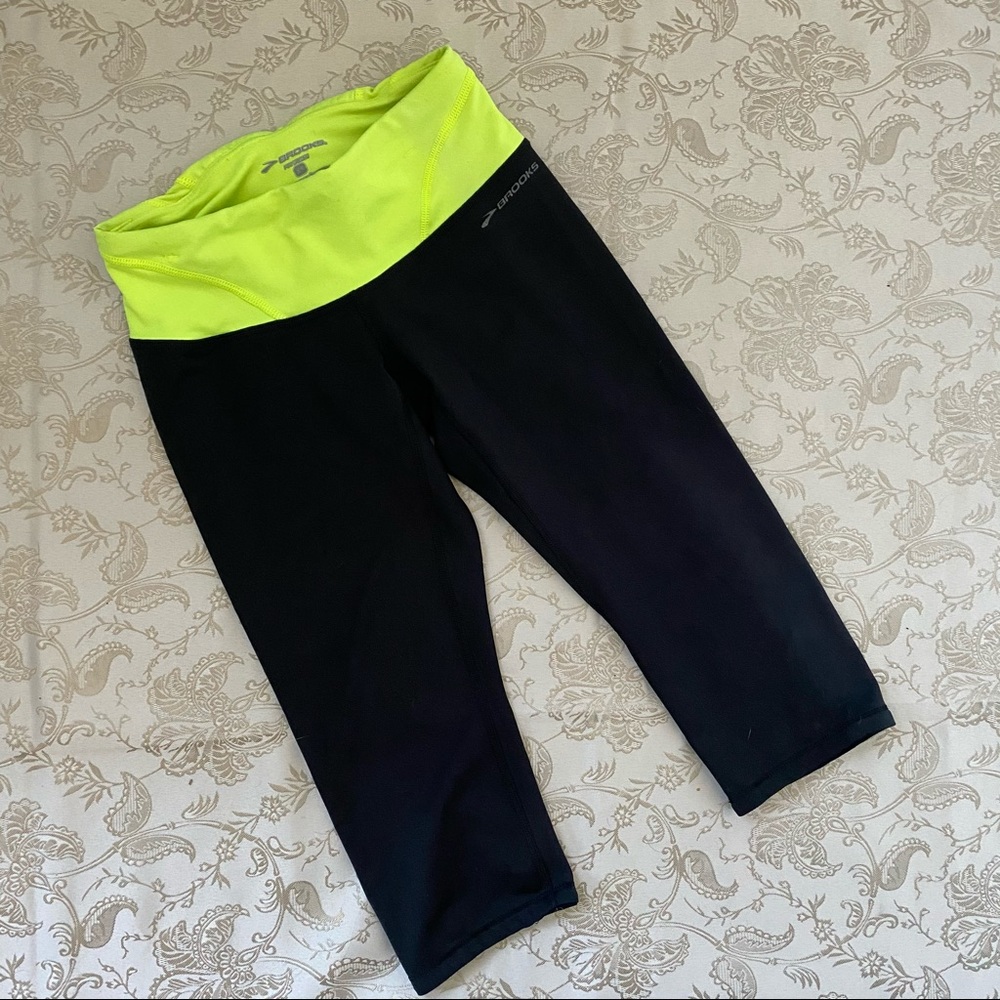 Brooks equilibrium capri running tights